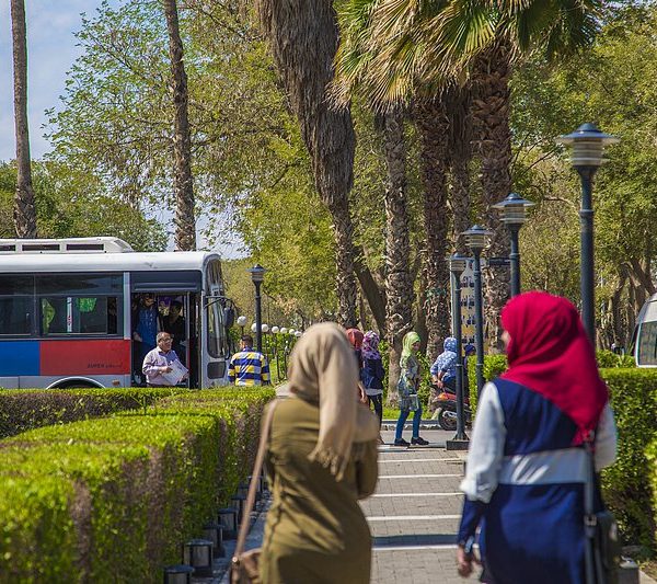 موقف الباص جامعة بغداد موقف الباص جامعة بغداد